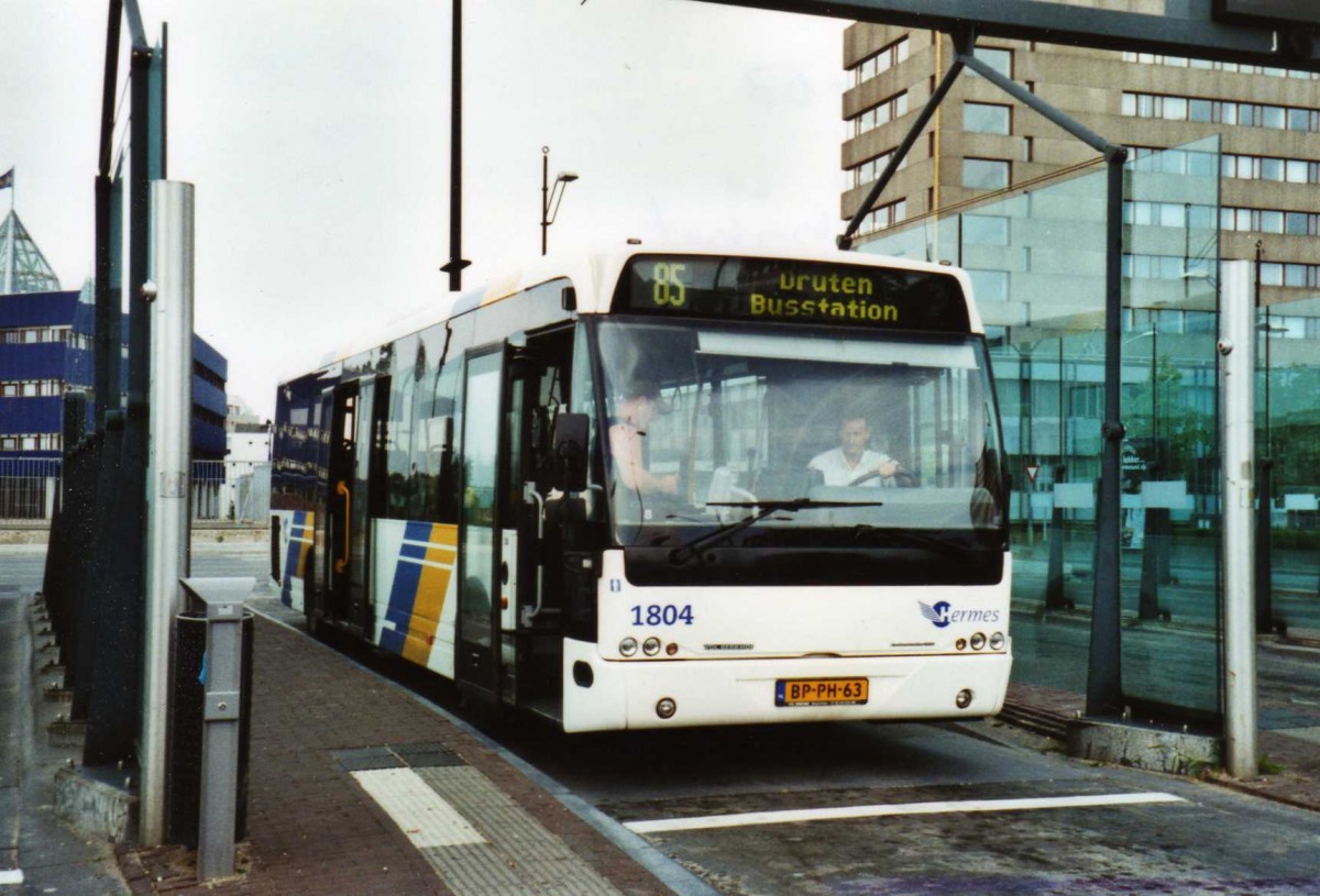 (118'237) - Hermes, Kampen - Nr. 1804/BP-PH-63 - VDL Berkhof am 5. Juli 2009 beim Bahnhof Nijmegen