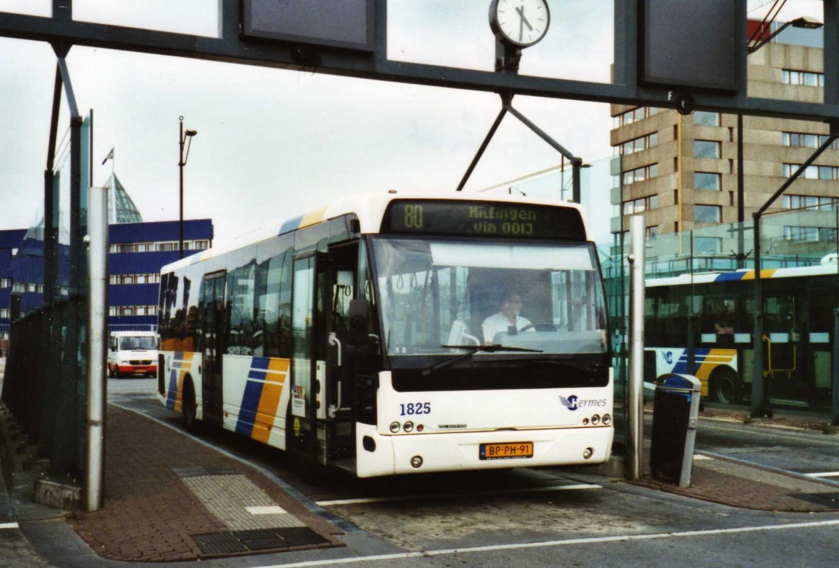 (118'306) - Hermes, Kampen - Nr. 1825/BP-PH-91 - VDL Berkhof am 5. Juli 2009 beim Bahnhof Nijmegen