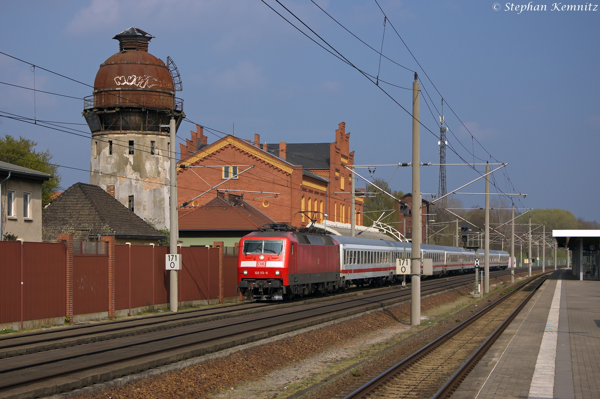 120 113-6 mit dem IC 1919 von Dresden Hbf nach Köln Hbf, bei der Durchfahrt in Rathenow. 06.04.2014