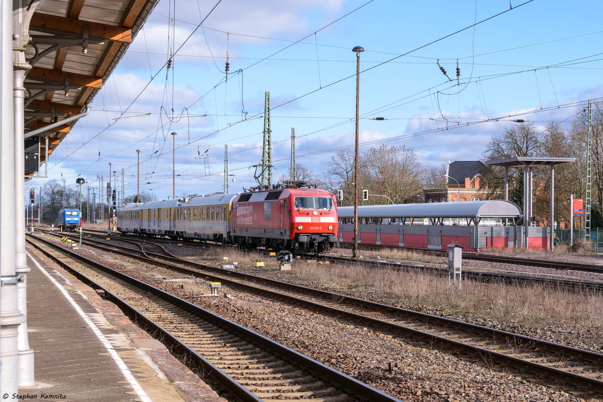 120 501-2 DB Systemtechnik GmbH mit dem Messzug 92019 von Tangerhütte nach Stendal in Stendal. 16.02.2016