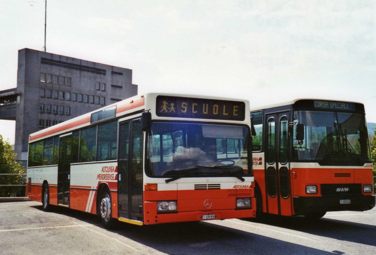 (121'030) - AMSA Chiasso - Nr. 21/TI 199'890 - Mercedes am 12. September 2009 in Balerna, Garage