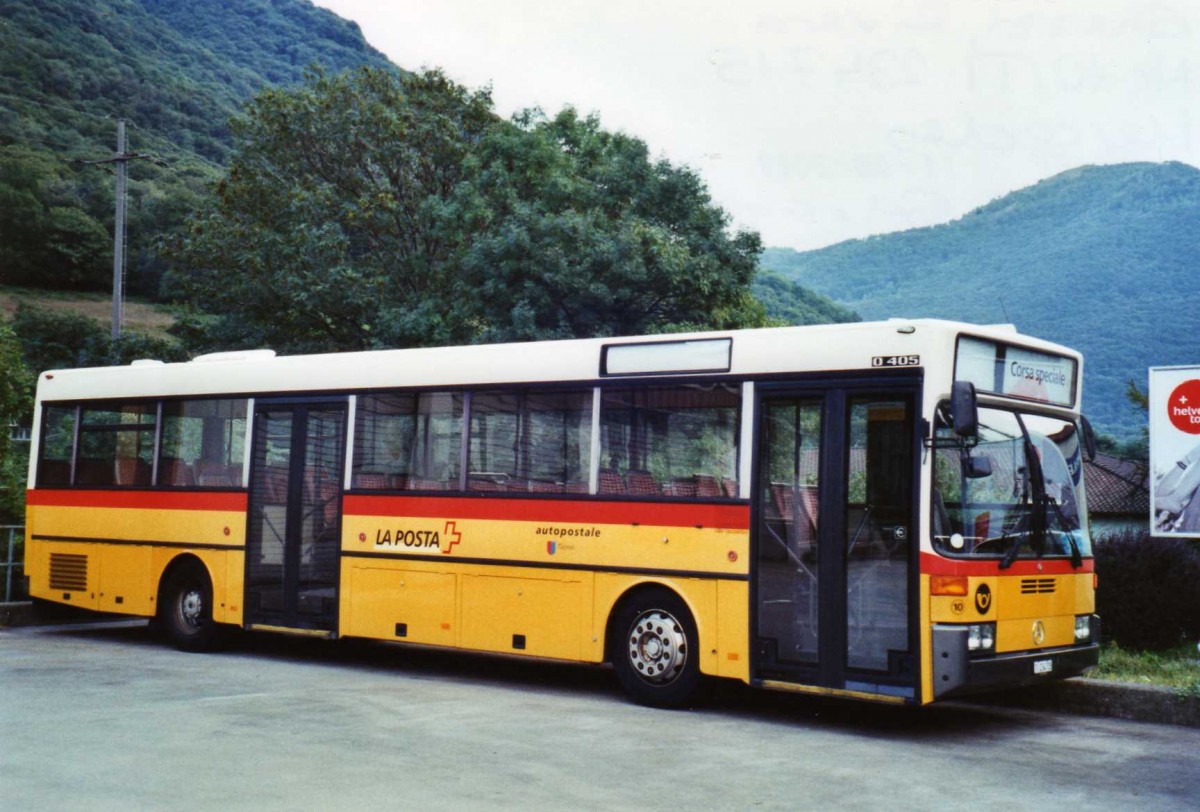 (121'133) - Ghezzi, Rivera - Nr. 10/TI 234'715 - Mercedes (ex AutoPostale Ticino; ex P 25'510) am 12. September 2009 in Rivera, Garage