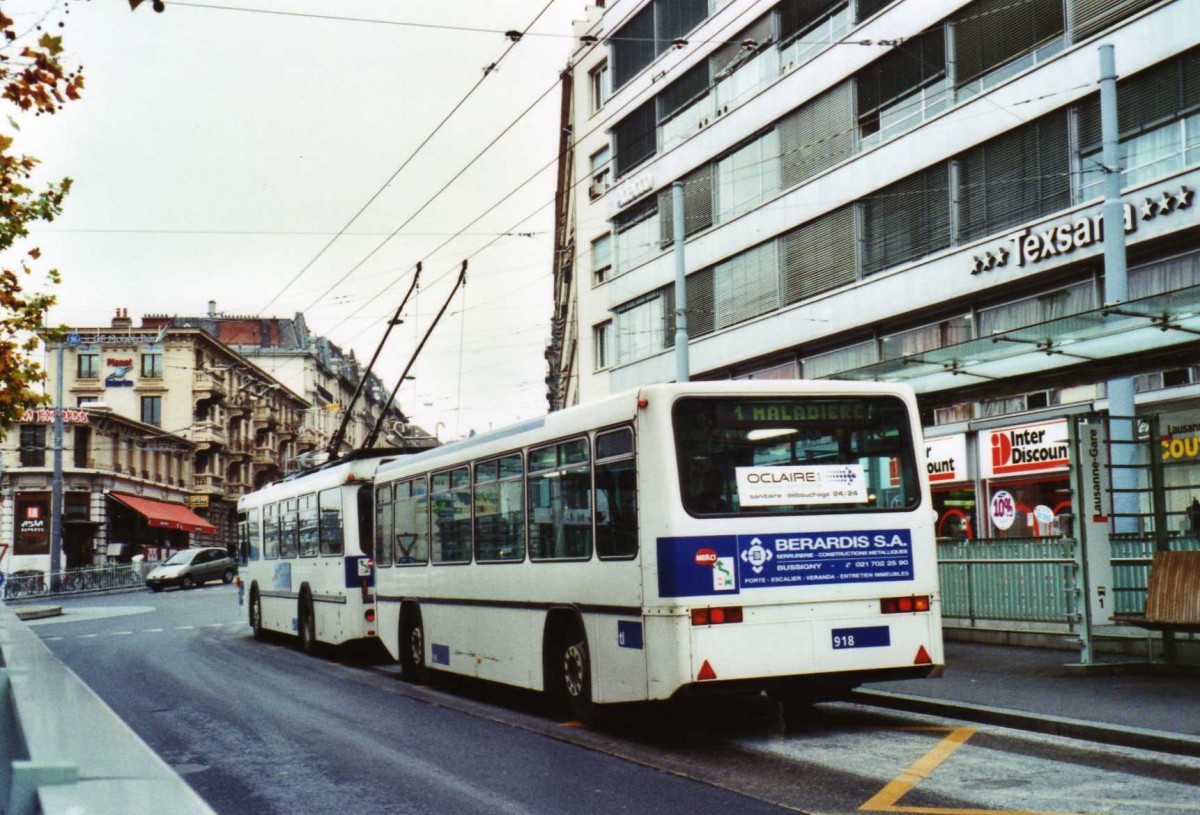 (122'301) - TL Lausanne - Nr. 918 - Lanz+Marti/Hess Personenanhnger am 19. November 2009 beim Bahnhof Lausanne