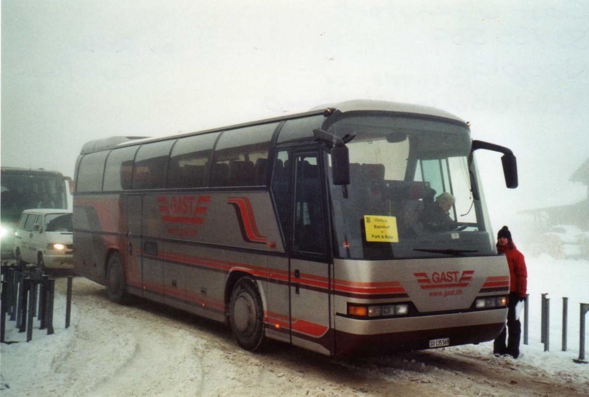 (124'002) - Gast, Utzenstorf - BE 135'569 - Neoplan (ex Seiler, Gerlafingen) am 9. Januar 2010 in Adelboden, Weltcup