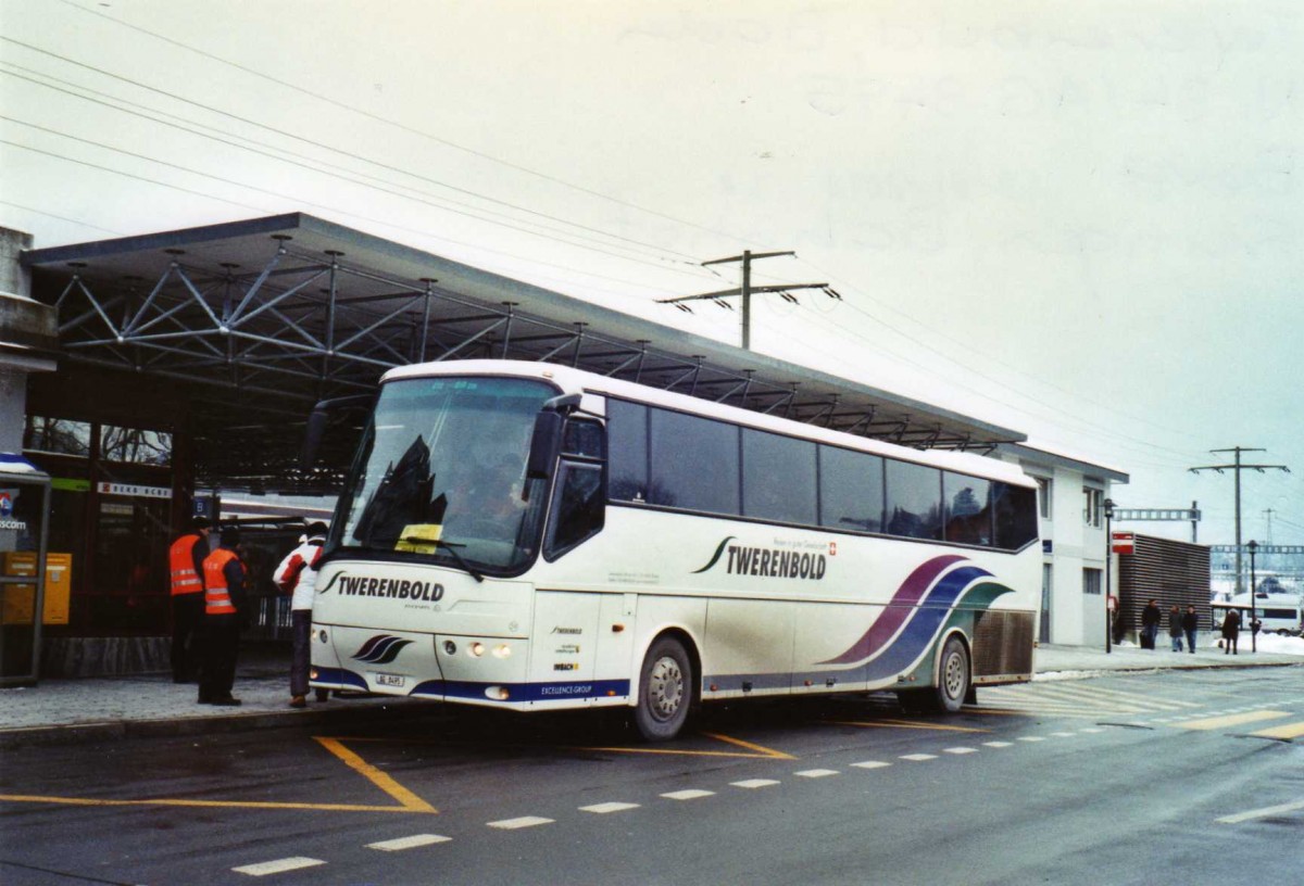 (124'109) - Twerenbold, Baden - Nr. 34/AG 8495 - Bova am 10. Januar 2010 beim Bahnhof Frutigen