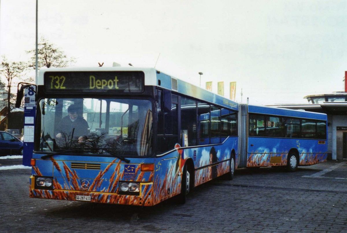 (124'435) - WilMobil, Wil - SG 287'411 - Mercedes (ex Schett, Sargans) am 17. Februar 2010 beim Bahnhof Wil