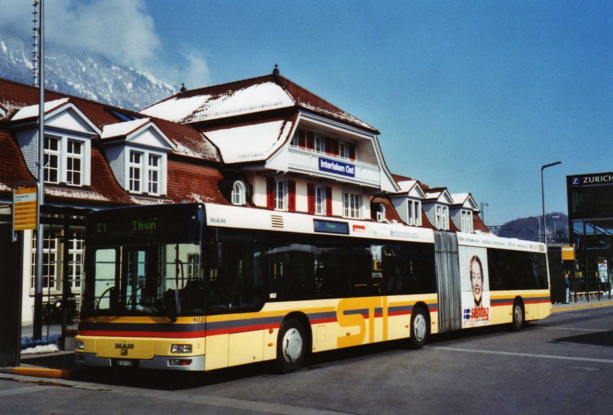 (124'602) - STI Thun - Nr. 103/BE 577'103 - MAN am 8. Mrz 2010 beim Bahnhof Interlaken Ost