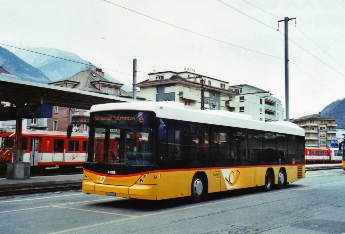 (124'726) - PostAuto Wallis - VS 241'983 - Scania/Hess am 9. Mrz 2010 beim Bahnhof Brig