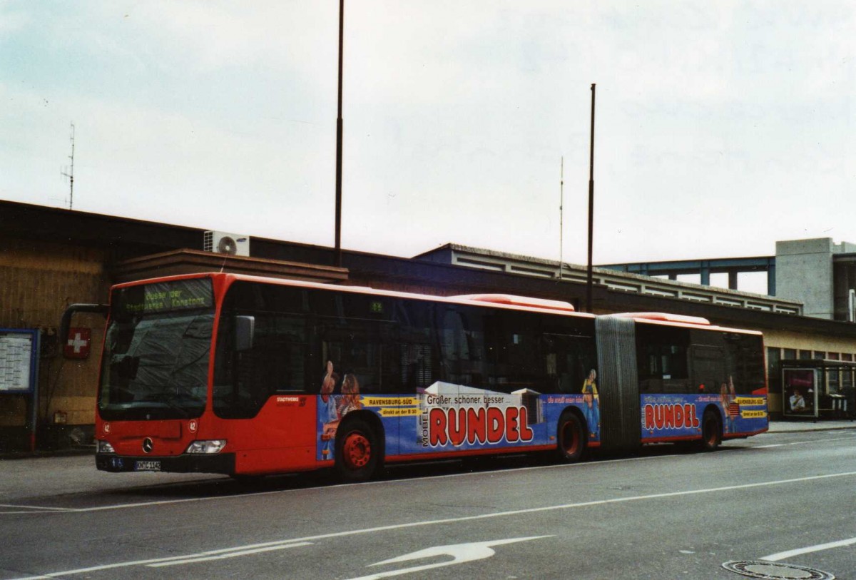 (124'804) - SWK Konstanz - Nr. 42/KN-C 1142 - Mercedes am 10. Mrz 2010 beim Bahnhof Konstanz