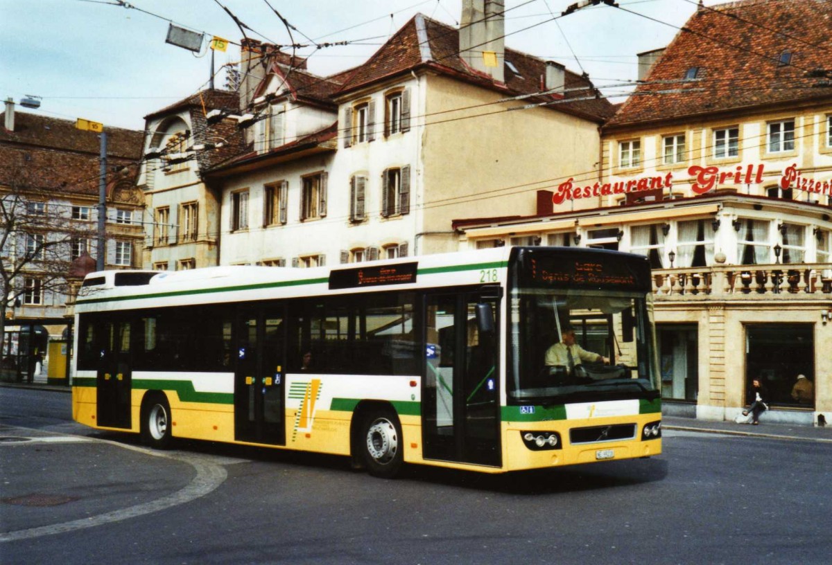 (125'232) - TN Neuchtel - Nr. 218/NE 99'218 - Volvo am 22. Mrz 2010 in Neuchtel, Place Pury