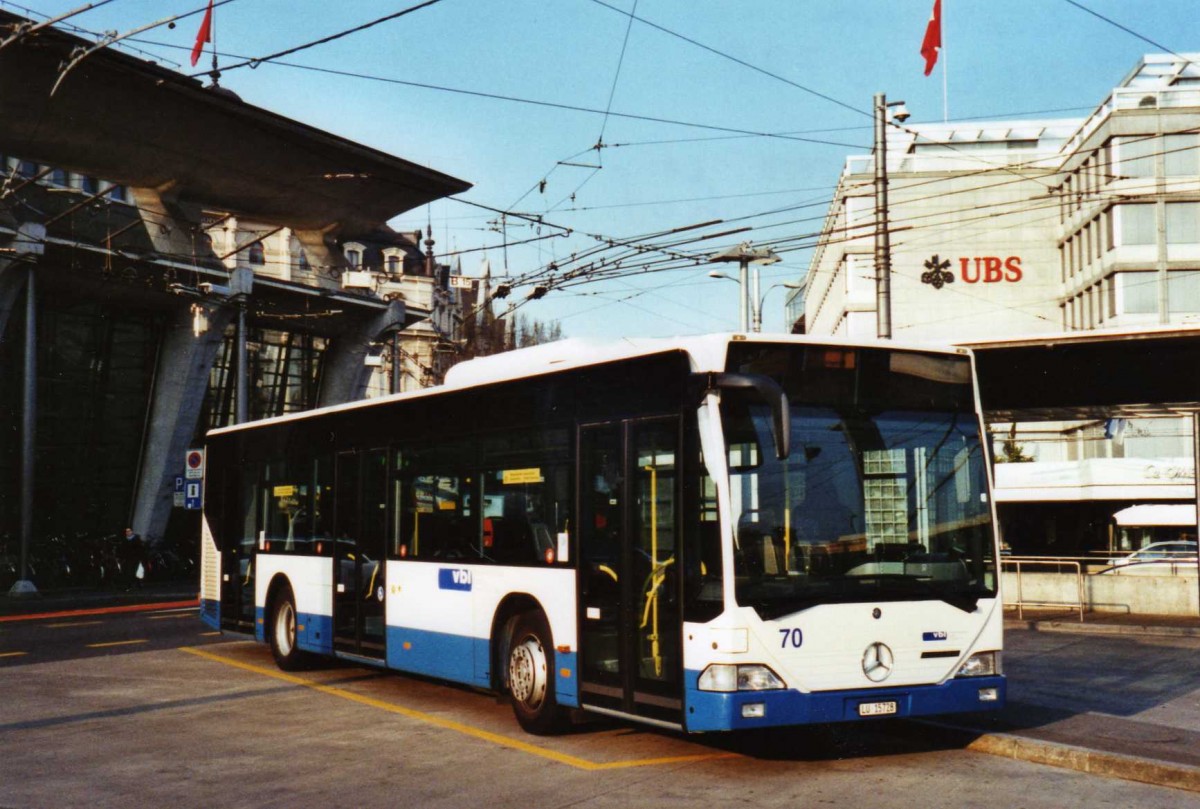 (125'524) - VBL Luzern - Nr. 70/LU 15'728 - Mercedes am 24. April 2010 beim Bahnhof Luzern