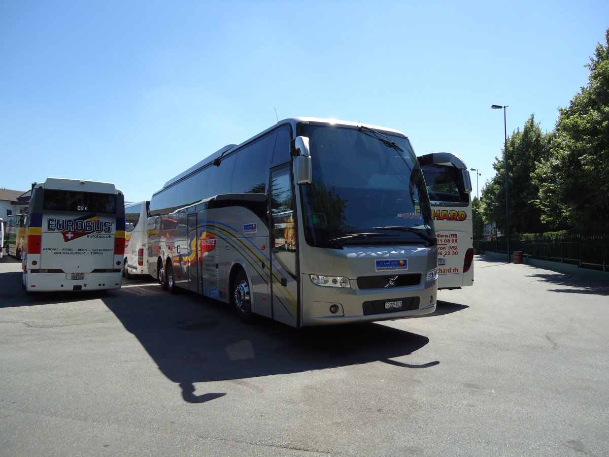 (127'727) - Aus der Schweiz: Buchard, Leytron - FR 225'817 - Volvo am 7. Juli 2010 in Rust, Europapark