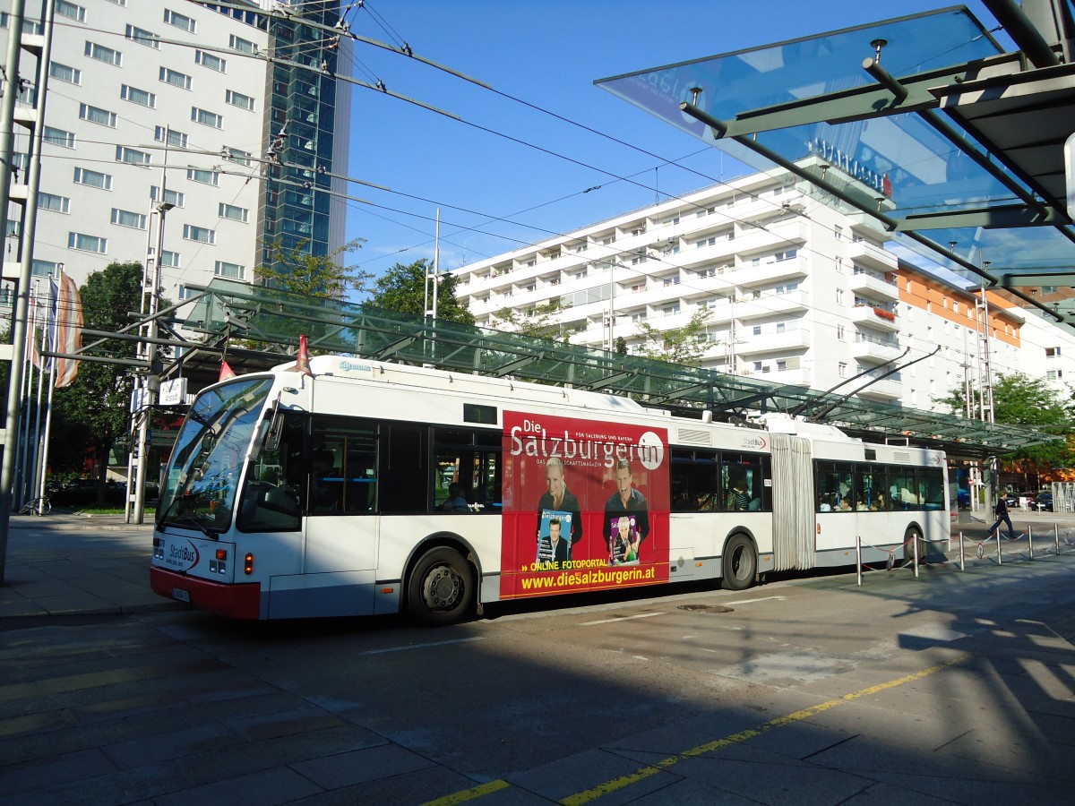 (128'317) - StadtBus, Salzburg - Nr. 278/S 654 JG - Van Hool Gelenktrolleybus (ex Nr. 0378) am 8. August 2010 beim Bahnhof Salzburg