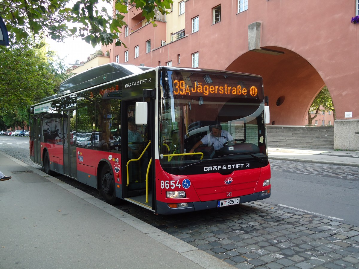 (128'433) - Wiener Linien - Nr. 8654/W 1925 LO - Grf&Stift am 9. August 2010 in Wien, Heiligenstadt