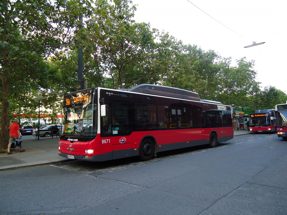 (128'446) - Wiener Linien - Nr. 8671/W 1971 LO - MAN am 9. August 2010 in Wien, Heiligenstadt 