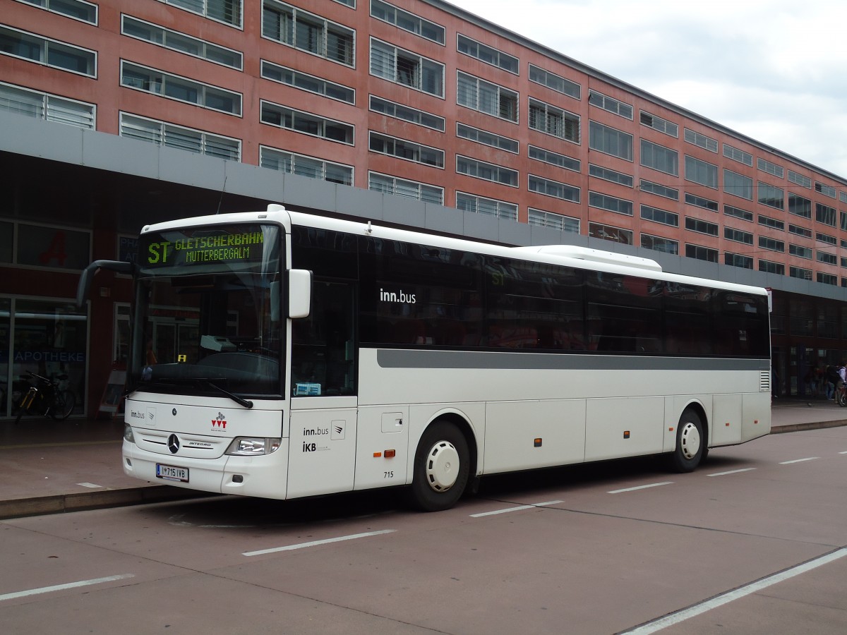 (128'625) - IVB Innsbruck - Nr. 715/I 715 IVB - Mercedes am 11. August 2010 beim Bahnhof Innsbruck