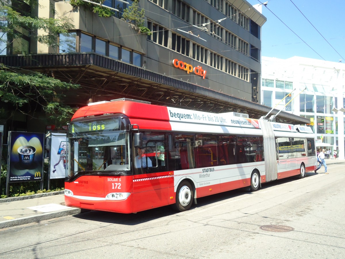 (129'036) - SW Winterthur - Nr. 172 - Solaris Gelenktrolleybus am 22. August 2010 beim Hauptbahnhof Winterthur