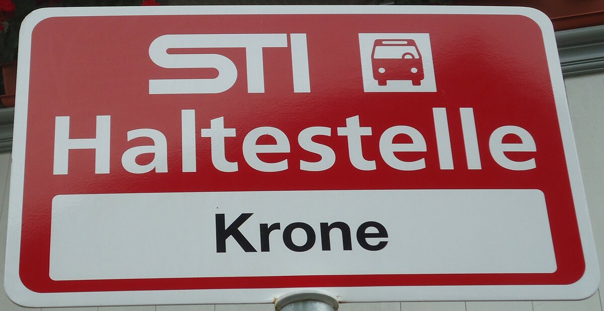 (130'303) - STI-Haltestellenschild - Spiez, Krone - am 11. Oktober 2010