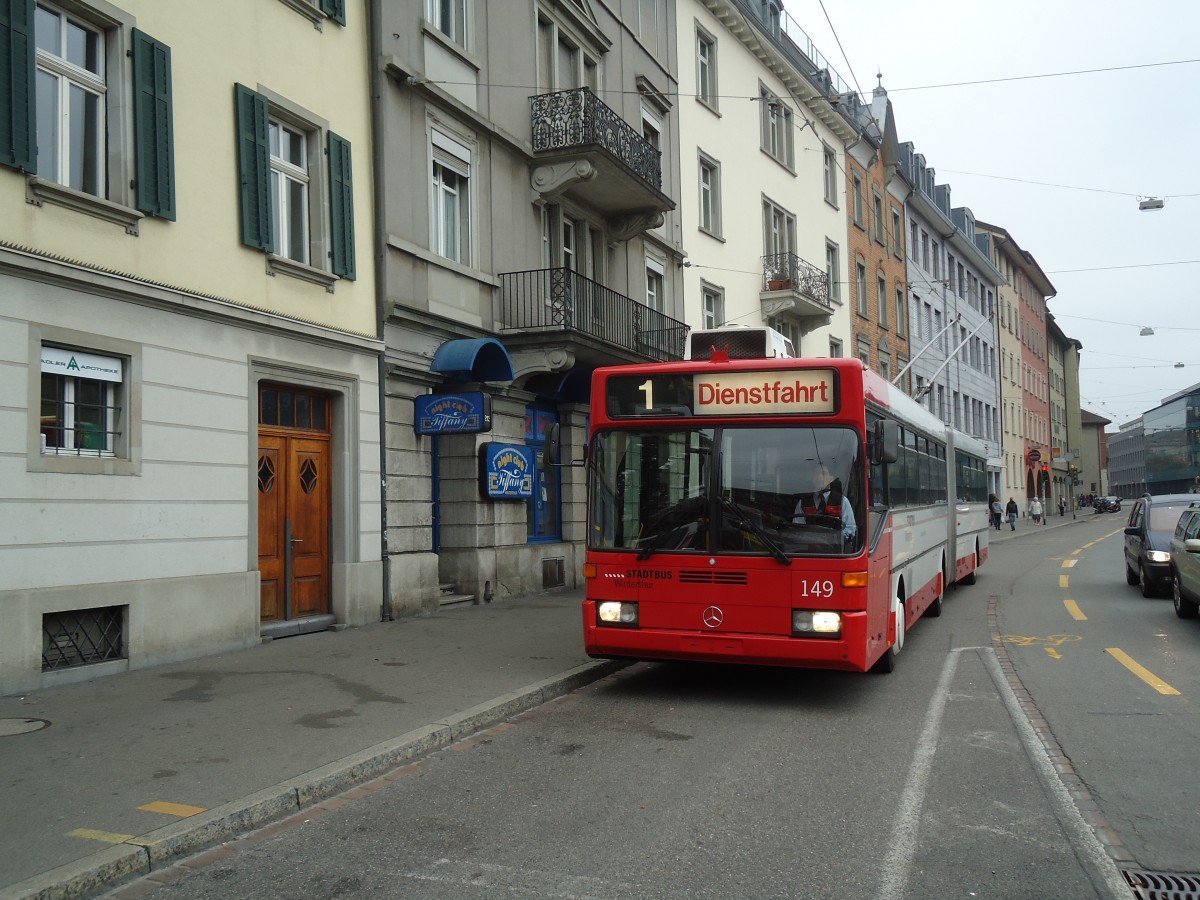 (130'445) - SW Winterthur - Nr. 149 - Mercedes Gelenktrolleybus am 13. Oktober 2010 beim Hauptbahnhof Winterthur