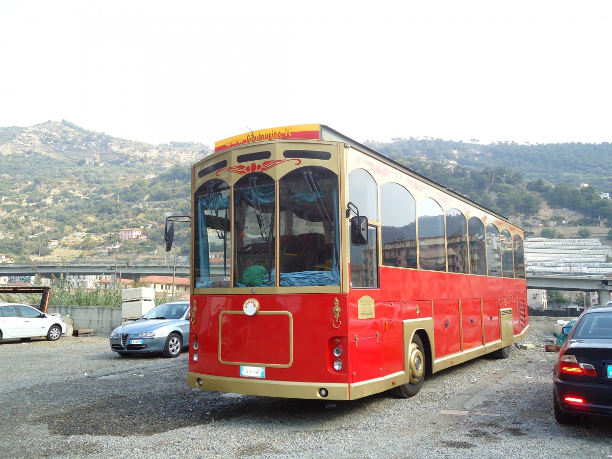 (130'695) - Citytouring, Sanremo - EA-918 WM - ??? am 16. Oktober 2010 in Ventimiglia