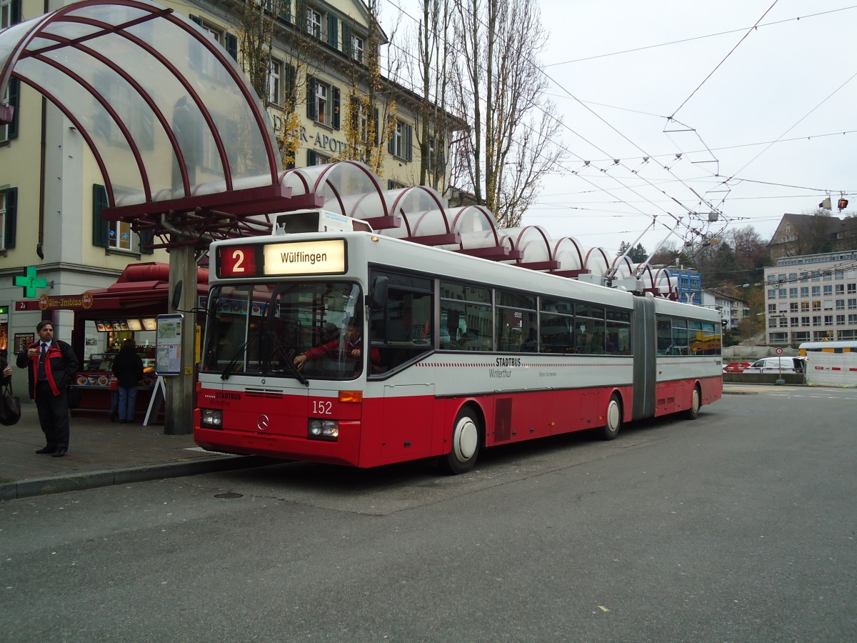 (131'039) - SW Winterthur - Nr. 152 - Mercedes Gelenktrolleybus am 17. November 2010 beim Hauptbahnhof Winterthur