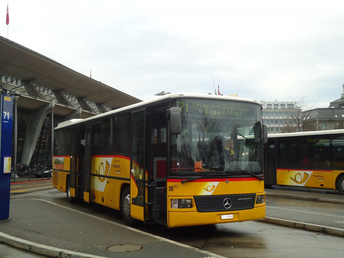 (131'441) - Bucheli, Kriens - Nr. 26/LU 15'559 - Mercedes am 8. Dezember 2010 beim Bahnhof Luzern