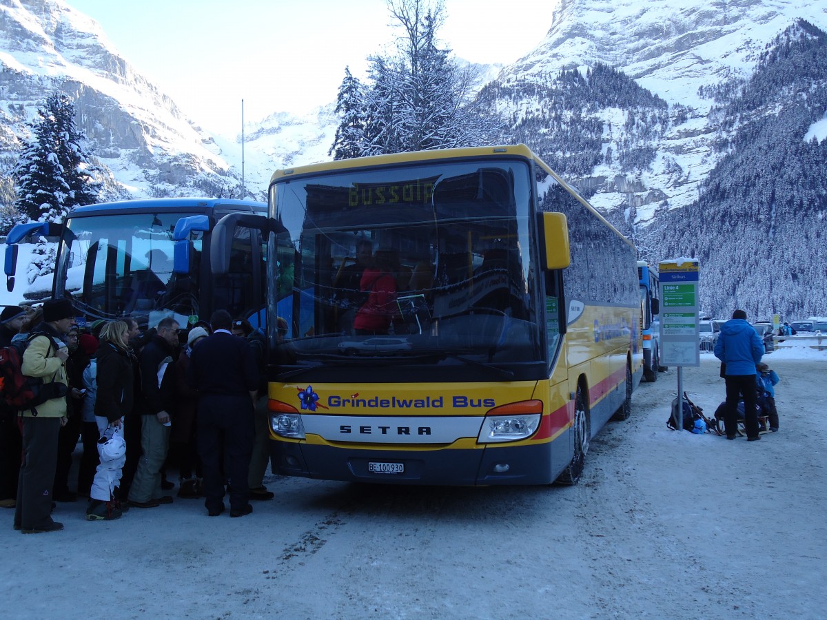 (131'896) - AVG Grindelwald - Nr. 31/BE 100'930 - Setra am 31. Dezember 2010 beim Bahnhof Grindelwald