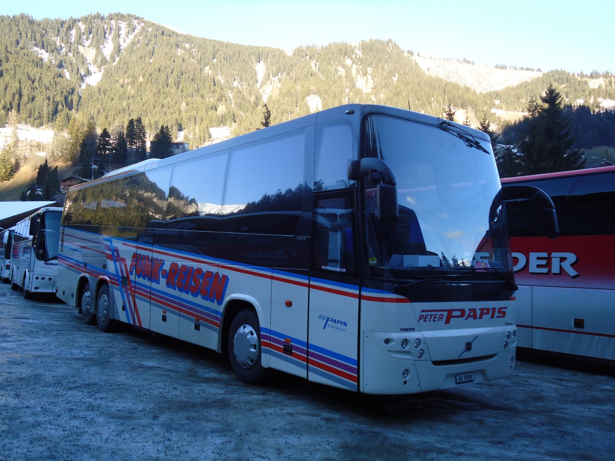 (132'010) - Papis, Schafisheim - AG 8908 - Volvo/Drgmller am 8. Januar 2011 in Adelboden, ASB