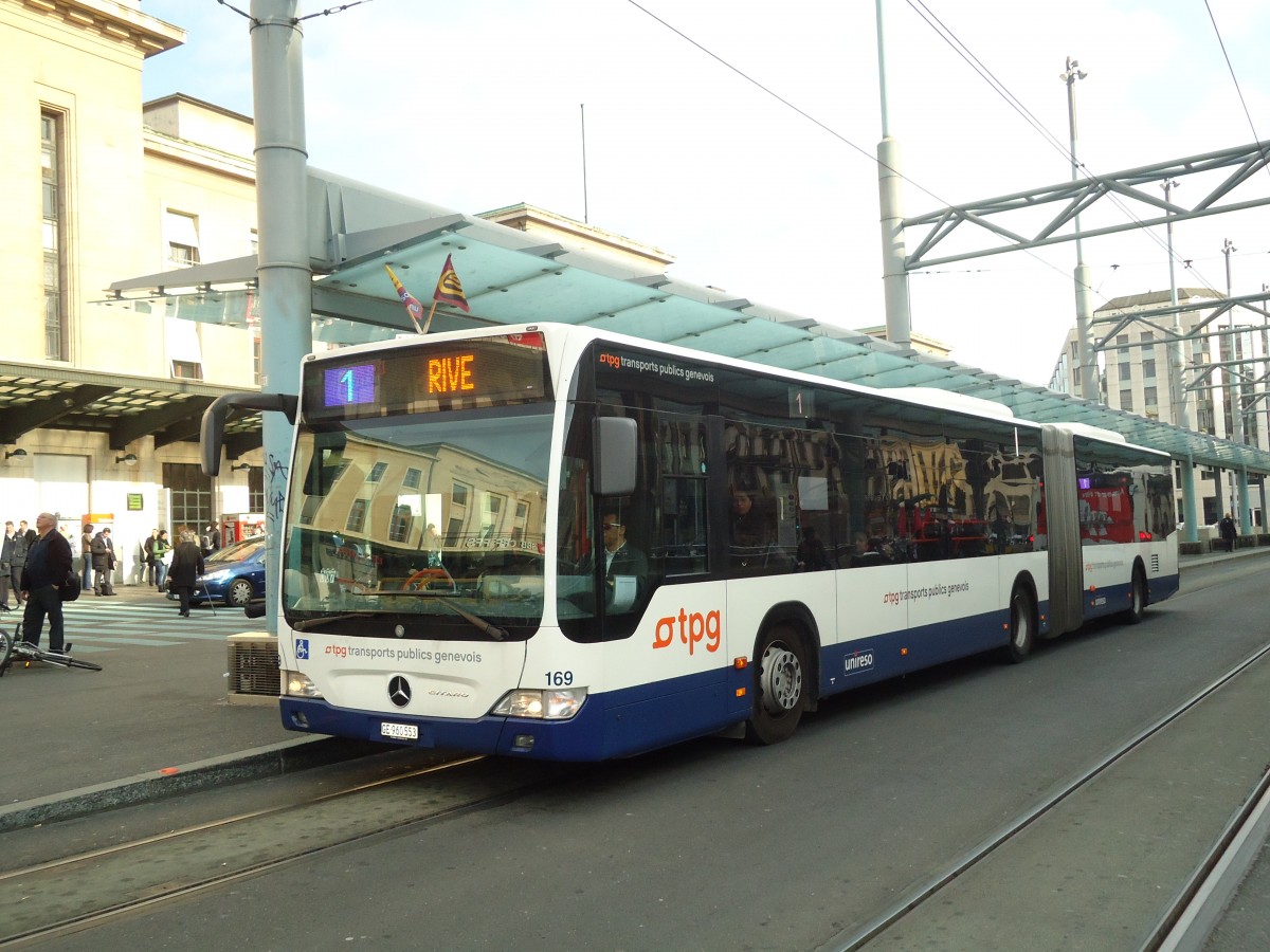 (132'804) - TPG Genve - Nr. 169/GE 960'553 - Mercedes am 10. Mrz 2011 beim Bahnhof Genve