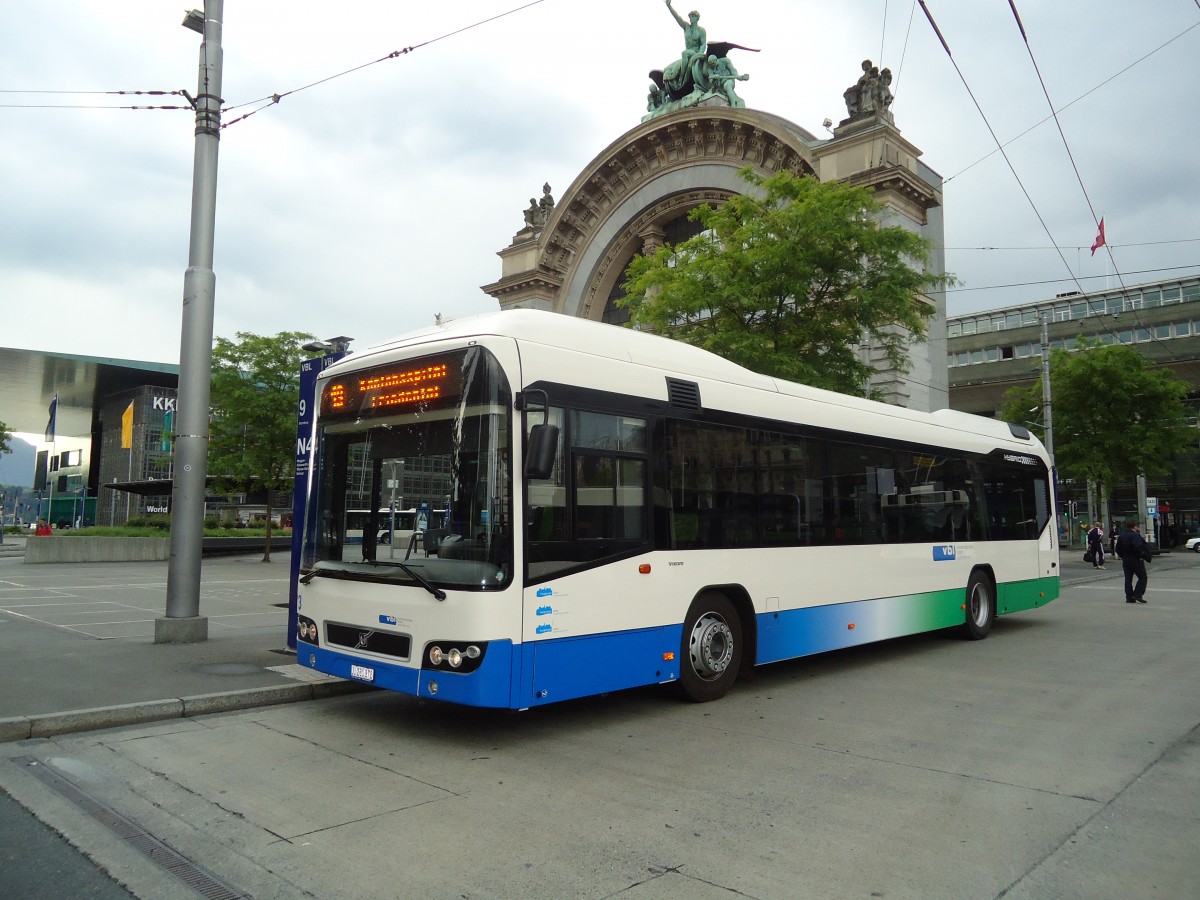 (133'583) - VBL Luzern - Nr. 73/LU 250'372 - Volvo am 14. Mai 2011 beim Bahnhof Luzern