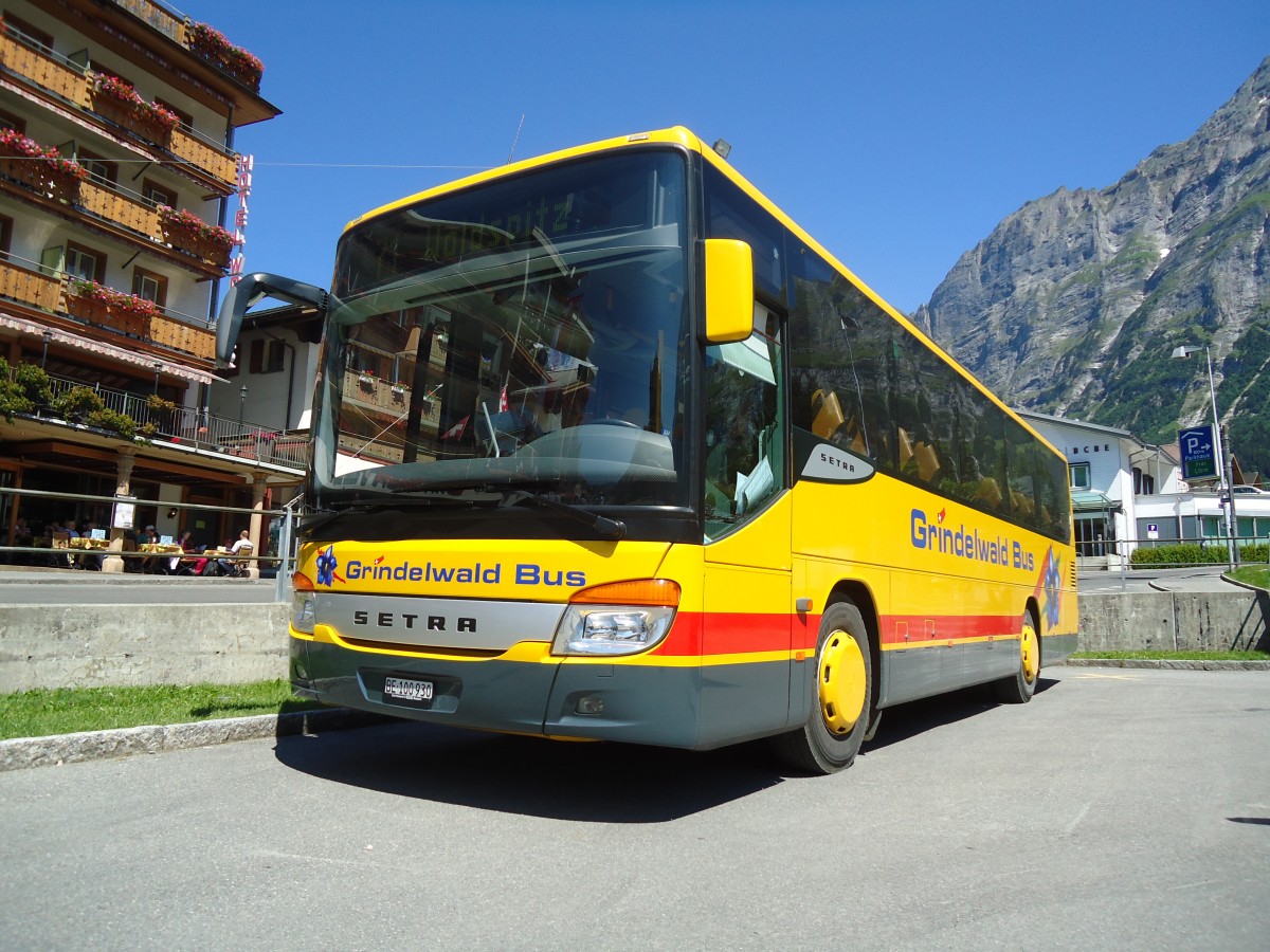 (134'749) - AVG Grindelwald - Nr. 21/BE 100'930 - Setra am 3. Juli 2011 beim Bahnhof Grindelwald