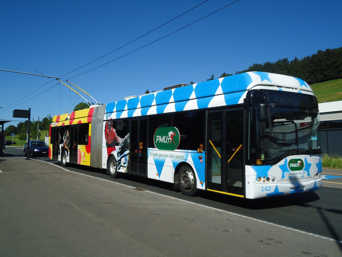 (134'958) - TC La Chaux-de-Fonds - Nr. 142 - Solaris Gelenktrolleybus am 11. Juli 2011 in La Chaux-de-Fonds Eplatures