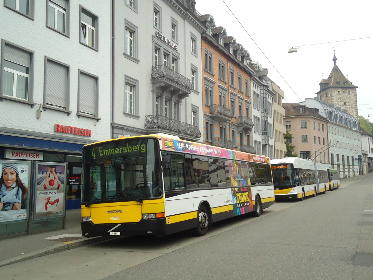 (136'020) - VBSH Schaffhausen - Nr. 31/SH 38'031 - Volvo/Hess am 25. September 2011 beim Bahnhof Schaffhausen