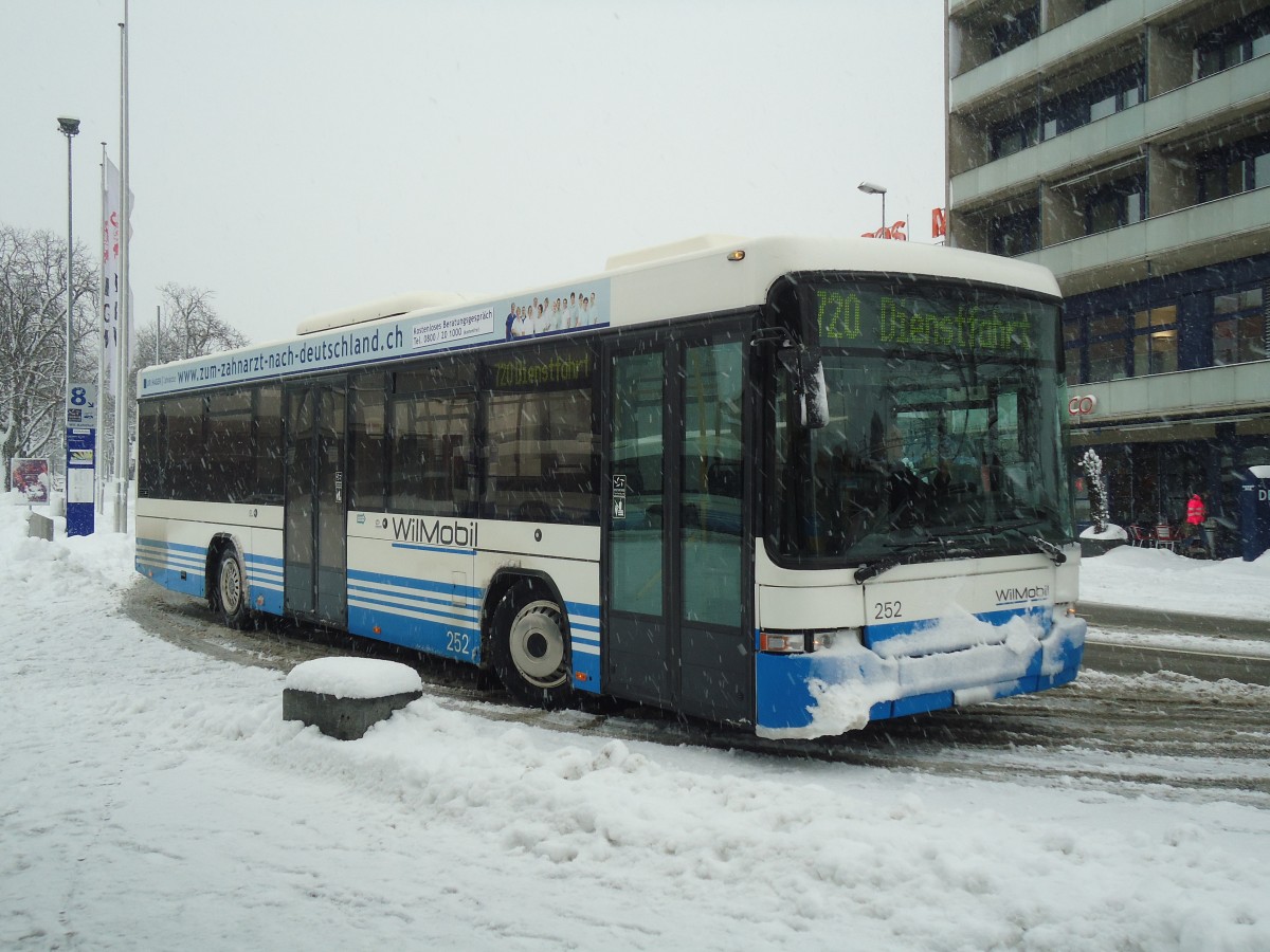 (137'670) - WilMobil, Wil - Nr. 252/SG 292'403 - Volvo/Hess (ex BOS Wil Nr. 23) am 15. Februar 2012 beim Bahnhof Wil