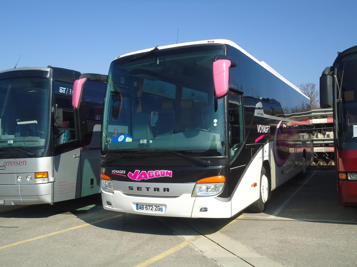 (138'213) - Aus Frankreich: Jaccon, Tence - Nr. 84/AB 672 ZG - Setra am 9. Mrz 2012 in Genve, P 47