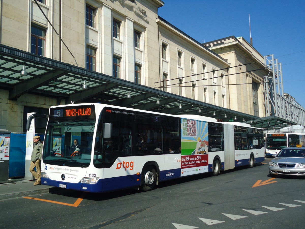 (138'261) - TPG Genve - Nr. 1132/GE 960'882 - Mercedes am 9. Mrz 2012 beim Bahnhof Genve