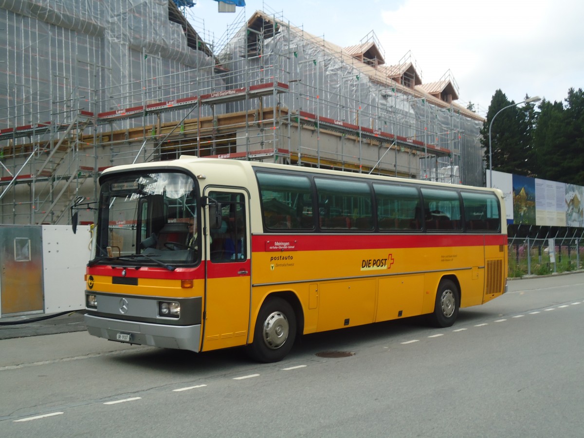 (140'243) - Mattli, Wassen - UR 9107 - Mercedes am 1. Juli 2012 beim Bahnhof Andermatt