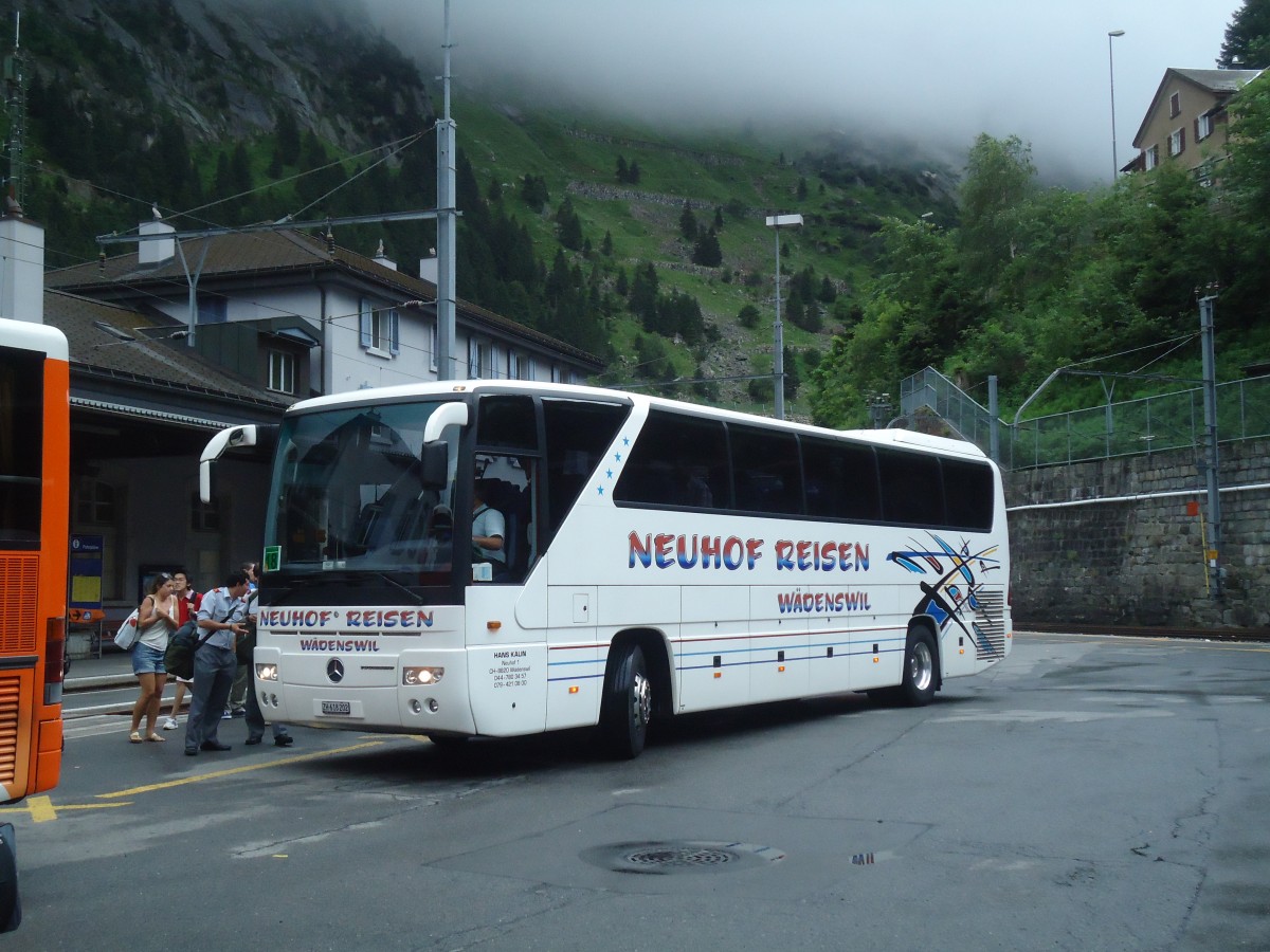 (140'381) - Klin, Wdenswil - ZH 618'202 - Mercedes am 1. Juli 2012 beim Bahnhof Gschenen