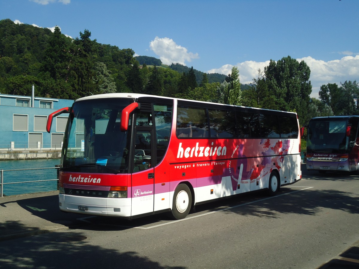 (141'134) - Hertzeisen, Glovelier - JU 6572 - Setra am 15. August 2012 bei der Schifflndte Thun