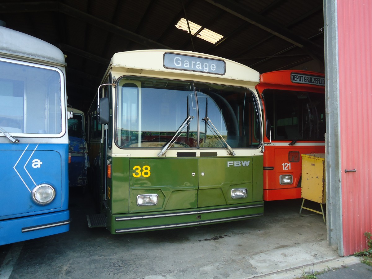 (141'275) - SVB Bern (TVS) - Nr. 38 - FBW/R&J Gelenktrolleybus am 19. August 2012 in Yvonand, Halle TVS (Teilaufnahme)