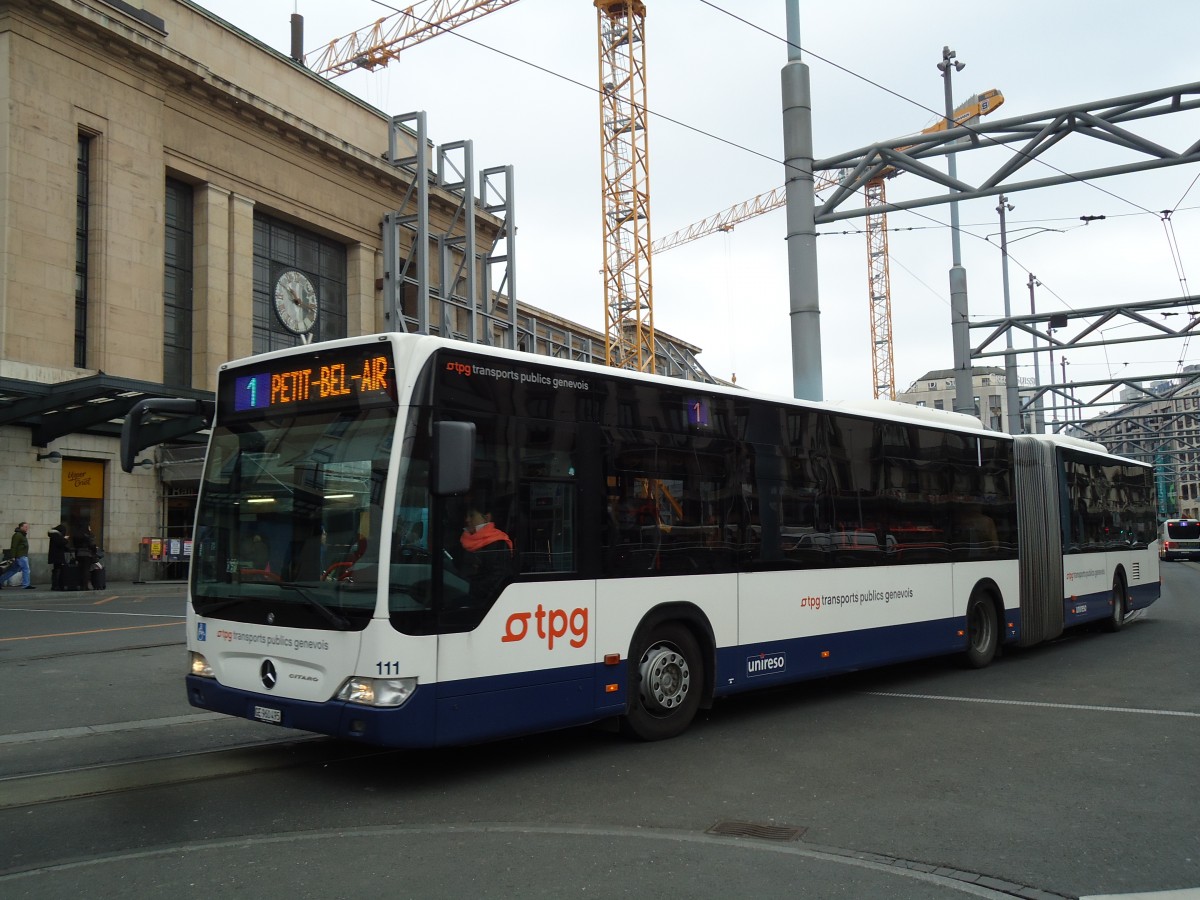 (143'353) - TPG Genve - Nr. 111/GE 960'495 - Mercedes am 22. Februar 2013 beim Bahnhof Genve