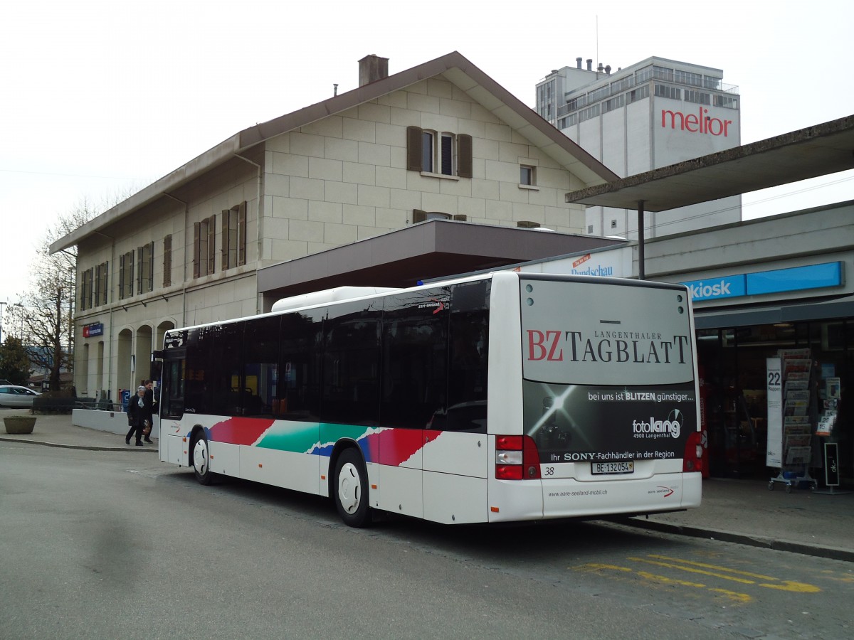 (143'497) - ASm Langenthal - Nr. 38/BE 132'054 - MAN am 16. Mrz 2013 beim Bahnhof Herzogenbuchsee