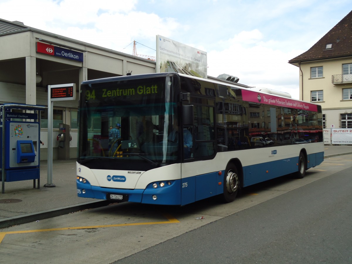 (144'446) - VBZ Zrich - Nr. 275/ZH 726'275 - Neoplan am 20. Mai 2013 beim Bahnhof Zrich-Oerlikon