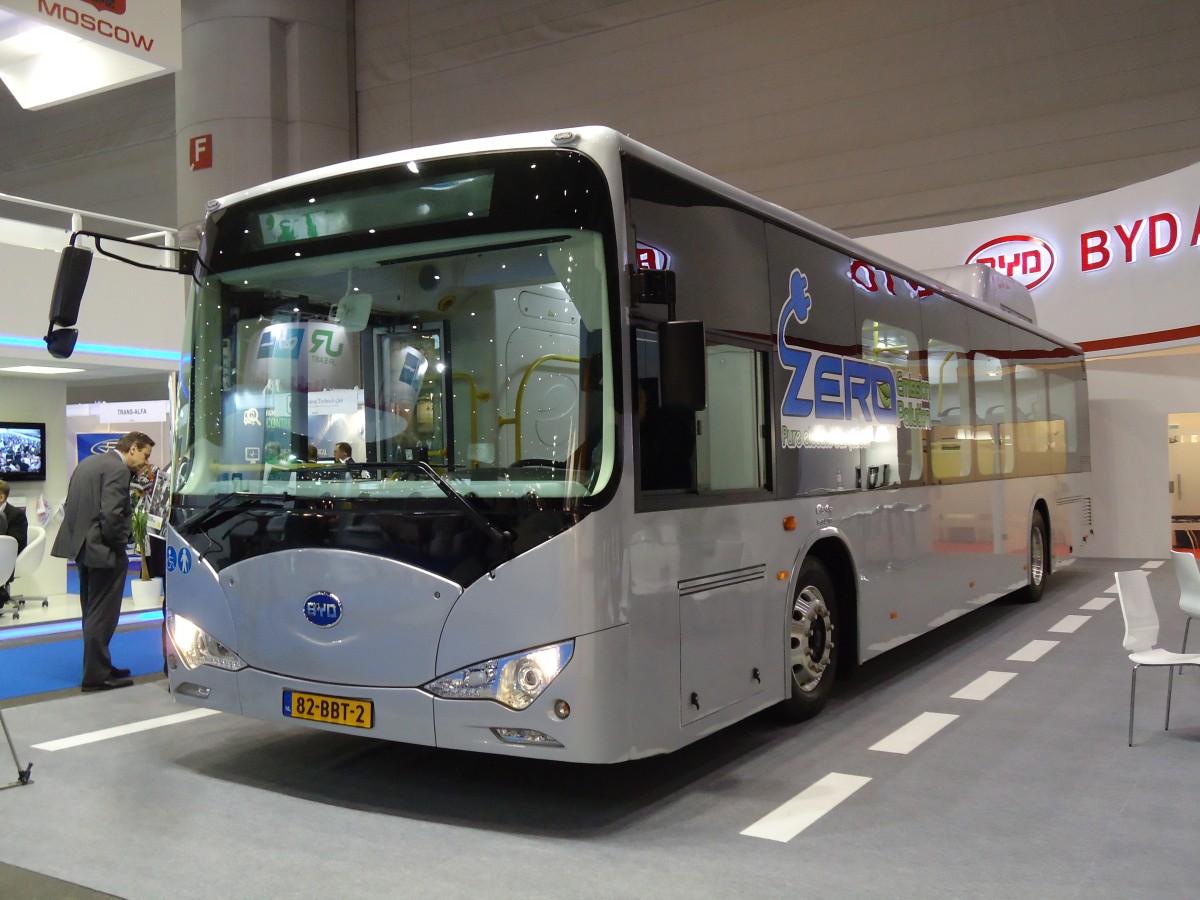 (144'650) - Aus Holland: BYD, Rotterdam - 82-BBT-2 - BYD am 27. Mai 2013 in Genve, UITP