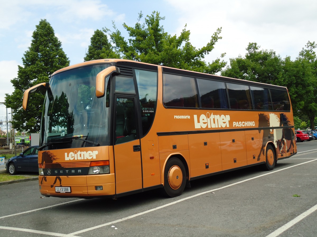 (145'305) - Aus Oesterreich: Leitner, Pasching - LL 3 SBB - Setra am 21. Juni 2013 in Thun, Seestrasse