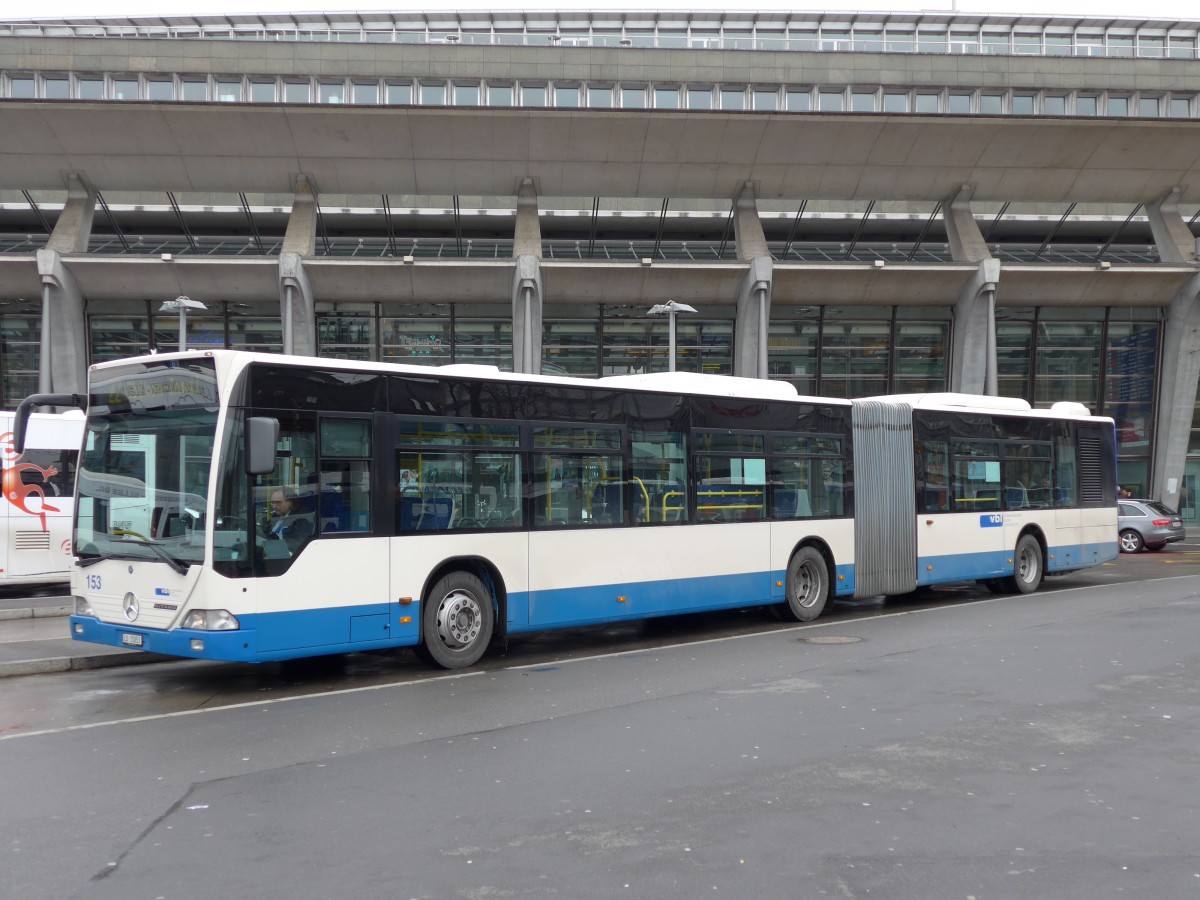 (148'923) - VBL Luzern - Nr. 153/LU 15'053 - Mercedes am 16. Februar 2014 beim Bahnhof Luzern