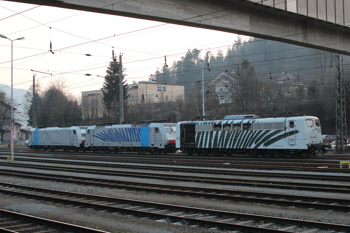 151 074-2, 186 102-0 und 186 296-3 waren am 19. Mrz 2016 in Kufstein abgestellt.