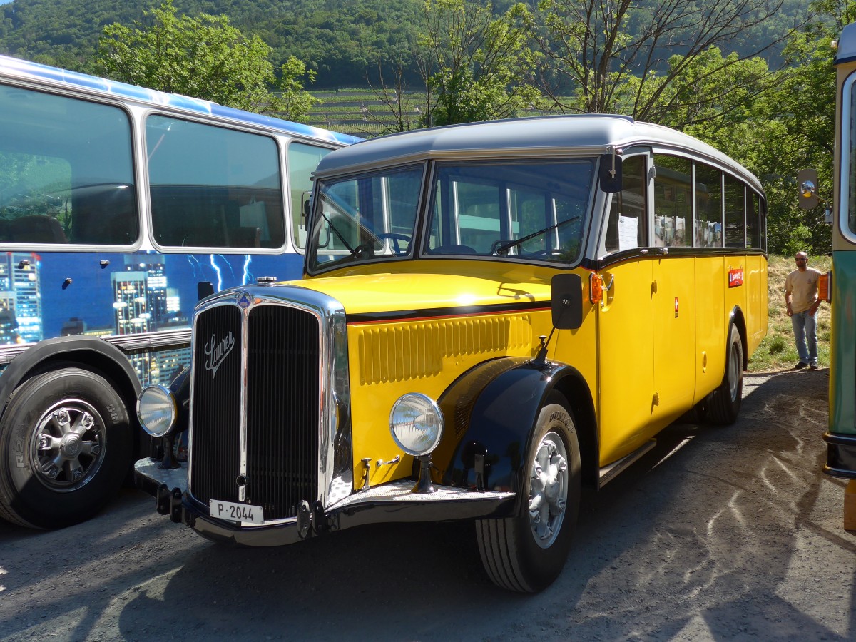 (151'614) - Schmutz, Vaulruz -  P 2044  - Saurer/Saurer (ex Nestl; ex P 23'019; ex P 2044) am 21. Juni 2014 in Aigle, Saurertreffen