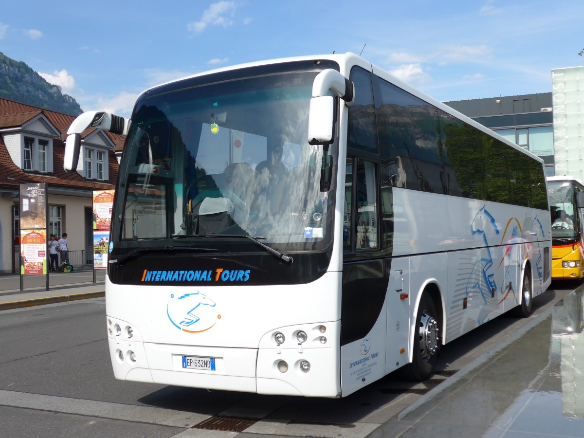 (151'874) - Aus Italien: International Tours, Roma - Nr. 35/EP-632 ND - Temsa am 28. Juni 2014 beim Bahnhof Interlaken Ost