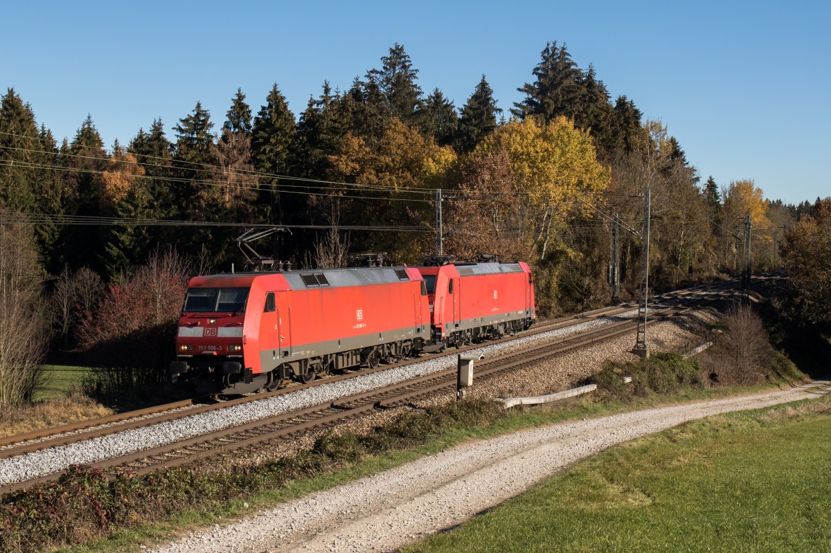 152 006-3 und 185 271 am 3. November 2015 aus Freilassing kommend bei Grabensttt.